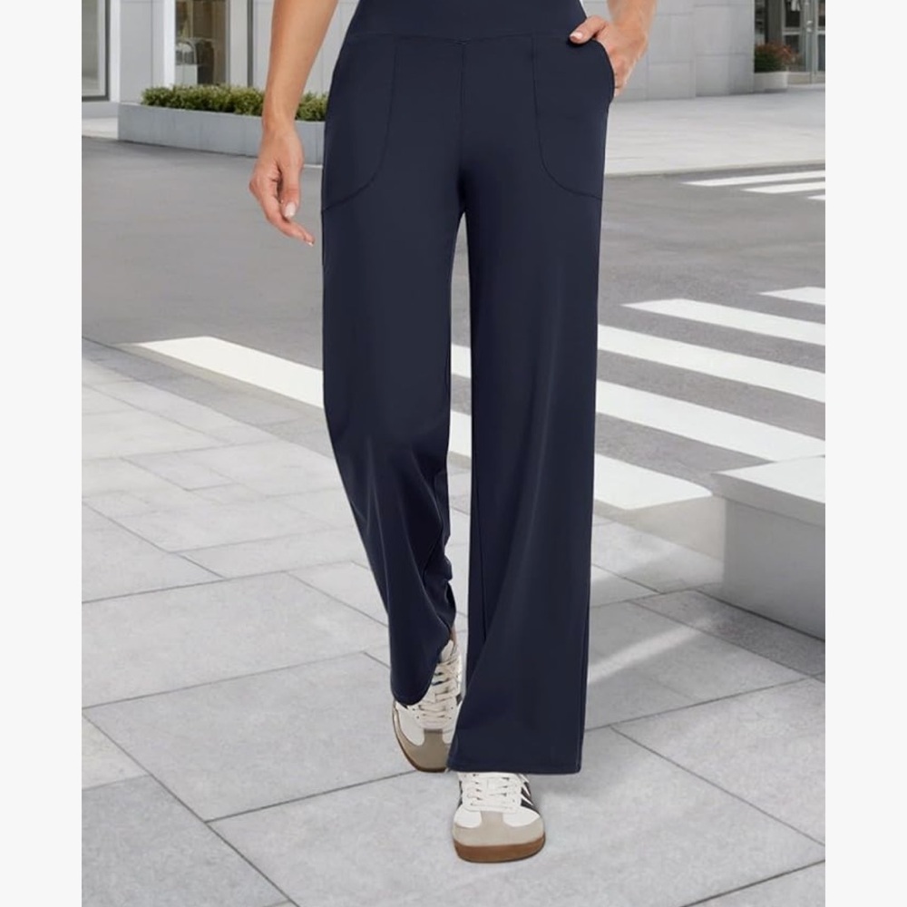 High-Rise Wide-Leg Pocket Trousers in Navy